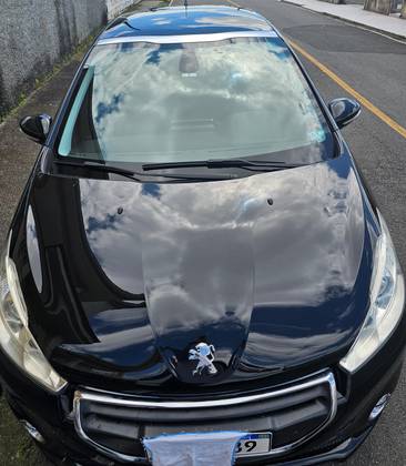 PEUGEOT 208 1.6 GRIFFE 16V FLEX 4P AUTOMÁTICO PEUGEOT 208 1.6 GRIFFE 16V FLEX 4P AUTOMÁTICO